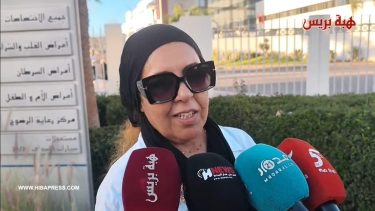 دموع ووداع.. زوجة الراحل عبد القادر مطاع تروي لحظاته الأخيرة وتوجّه رسالة مؤثرة للمغاربة (فيديو)
