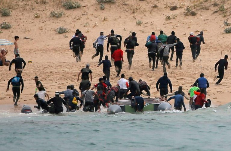 إنزكان.. إحباط محاولة للهجرة السرية وتفكيك شبكة من منظمين ومرشحين