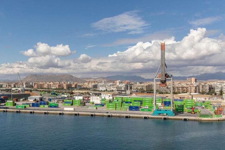 ميناء أليكانتي الإسباني يطلق خطة لتعزيز التبادل التجاري مع الموانئ المغربية ميناء أليكانتي الإسباني يطلق خطة لتعزيز التبادل التجاري مع الموانئ المغربية