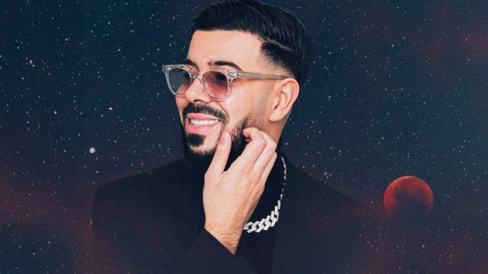 المغني المغربي “Dystinct” يشعل أجواء باريس بحفل مميز المغني المغربي “Dystinct” يشعل أجواء باريس بحفل مميز