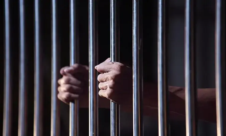 مندوبية السجون تنفي مزاعم وفاة وتعذيب معتقلين بسجن آيت ملول