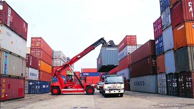 العجز التجاري للمغرب يرتفع إلى 225.9 مليار درهم