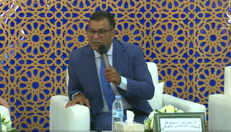 معتوق يحث الحكومة على التزام الصمت والعمل الميداني بدل التصريحات