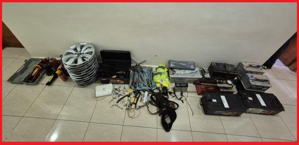 وجدة.. توقيف شخصين متورطين في سرقة السيارات وجدة.. توقيف شخصين متورطين في سرقة السيارات