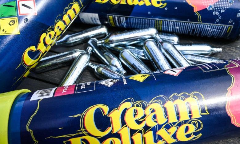 إحباط تهريب 12 ألف قنينة من "غاز الضحك" بميناء طنجة المتوسط