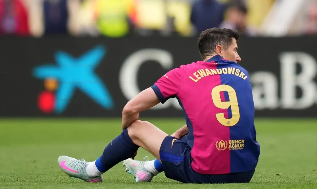 ليفاندوفسكي يكشف: برشلونة طلب مني التوقف عن التسجيل لتجنب بند مالي