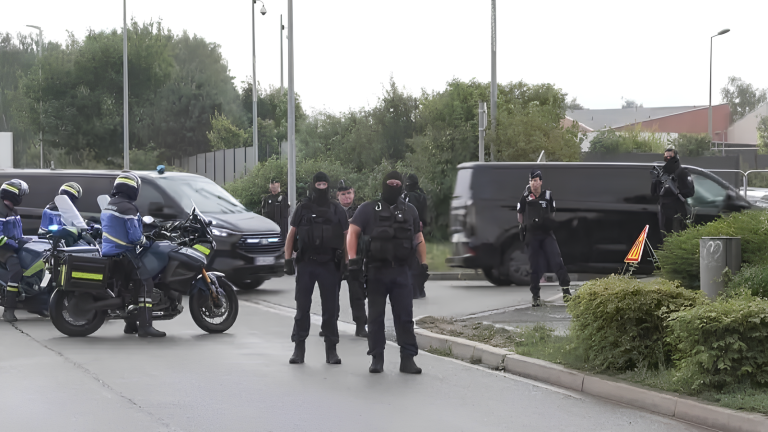 فرنسا: اتهام ثلاث نساء بالتخطيط لهجوم إرهابي في باريس