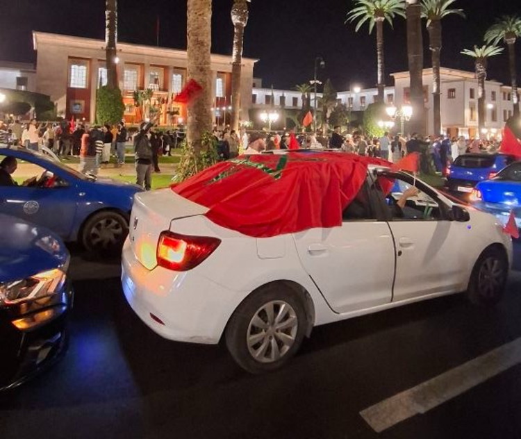 احتفالات عارمة في شوارع الرباط ابتهاجًا بالقرار الأممي التاريخي احتفالات عارمة في شوارع الرباط ابتهاجًا بالقرار الأممي التاريخي