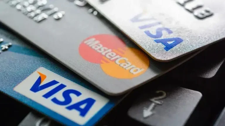 بنك المغرب يحذر من عمليات احتيال عبر الرسائل والمكالمات الهاتفية