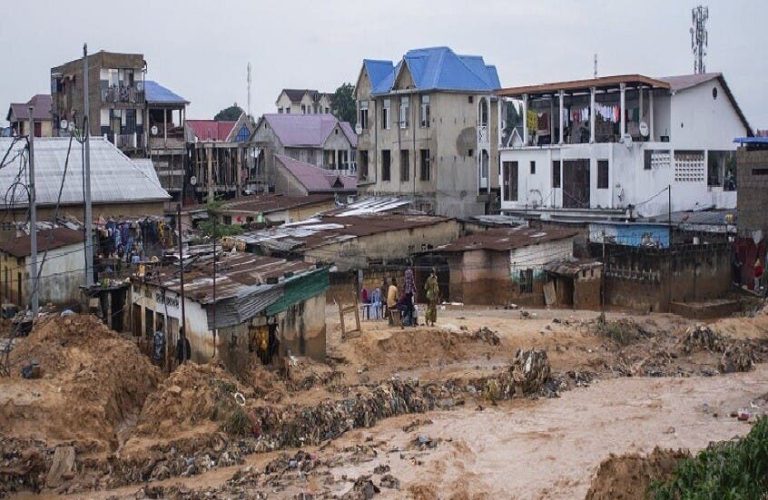 مقتل أكثر من 100 شخص في انهيار منجم ذهب بالكونغو الديمقراطية