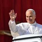 البابا يصل تركيا في زيارة رسمية تاريخية وسط توترات إقليمية