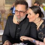 محمد محمود عبد العزيز يطمئن جمهوره على صحة زوجته بعد أزمة صحية حرجة