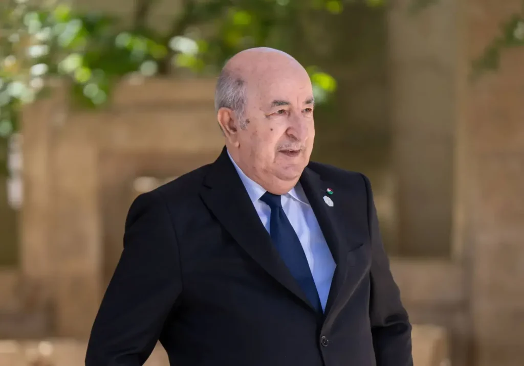 ناشط جزائري يصف تبون بـ"أسوأ رئيس" منذ عهد نوح ويثير جدلاً واسعًا