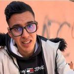 "مول الحوت" يثير جدلاً واسعًا بسخريته من أستاذه ويسيء لرجال التعليم