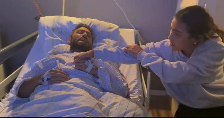 تامر حسني ممنوع من السفر بعد جراحة في ألمانيا