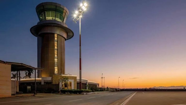 مطار الناظور العروي يعزز بنيته التحتية ببرج مراقبة جوية حديث
