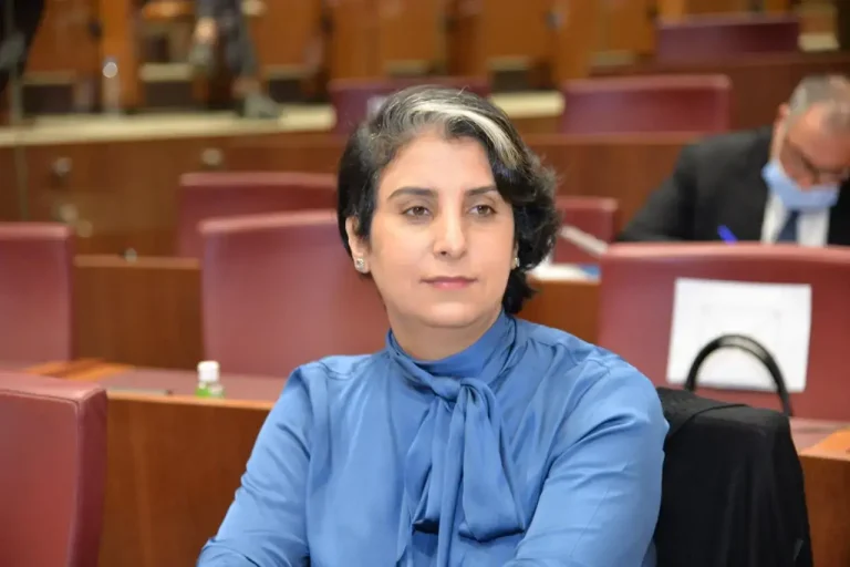 "الأحداث المغربية" تجمد مهام صحافية قبيل الانتخابات التشريعية
