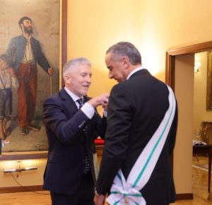 السيد عبد االطيف حموشي يتقلَّد وسام الصليب الأكبر للاستحقاق للحرس المدني الإسباني