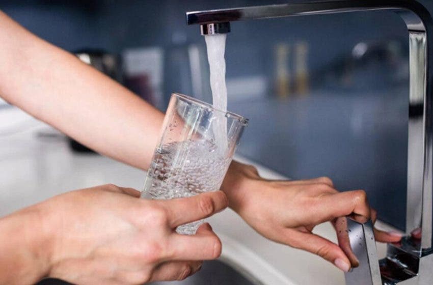 تقرير فرنسي عن جودة مياه الشرب بالمغرب يثير جدلاً واسعًا