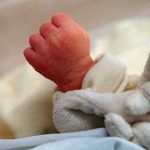 العثور على جثة رضيعة مدفونة في طنجة يثير صدمة واستياءً واسعين