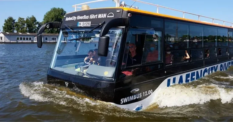 الرباط تقترب من اقتناء حافلتين برمائيتين في سابقة بالقارة الإفريقية