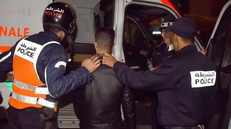 اعتقال شخص في فاس بتهمة ابتزاز امرأة بصور فاضحة