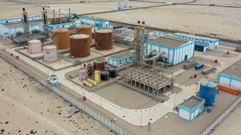 مشروع استراتيجي.. إنشاء محطة هجينة للتخزين بالبطاريات مدعوم بالطاقة الشمسية بأوسرد