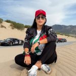 فرح الفاسي تشارك في رالي السيارات الفاخرة احتفالًا بالمسيرة الخضراء