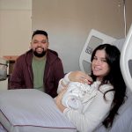 أسامة رمزي وأميرة مرتدي يستقبلان مولودتهما الأولى