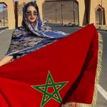 ابتسام تسكت تشعل حماس جمهور كلميم بإطلالة صحراوية ساحرة