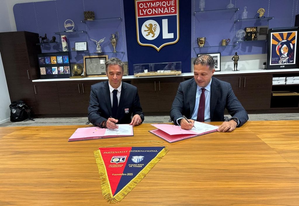 اتحاد طنجة وأولمبيك ليون يوقعان اتفاقية شراكة في مجال التكوين