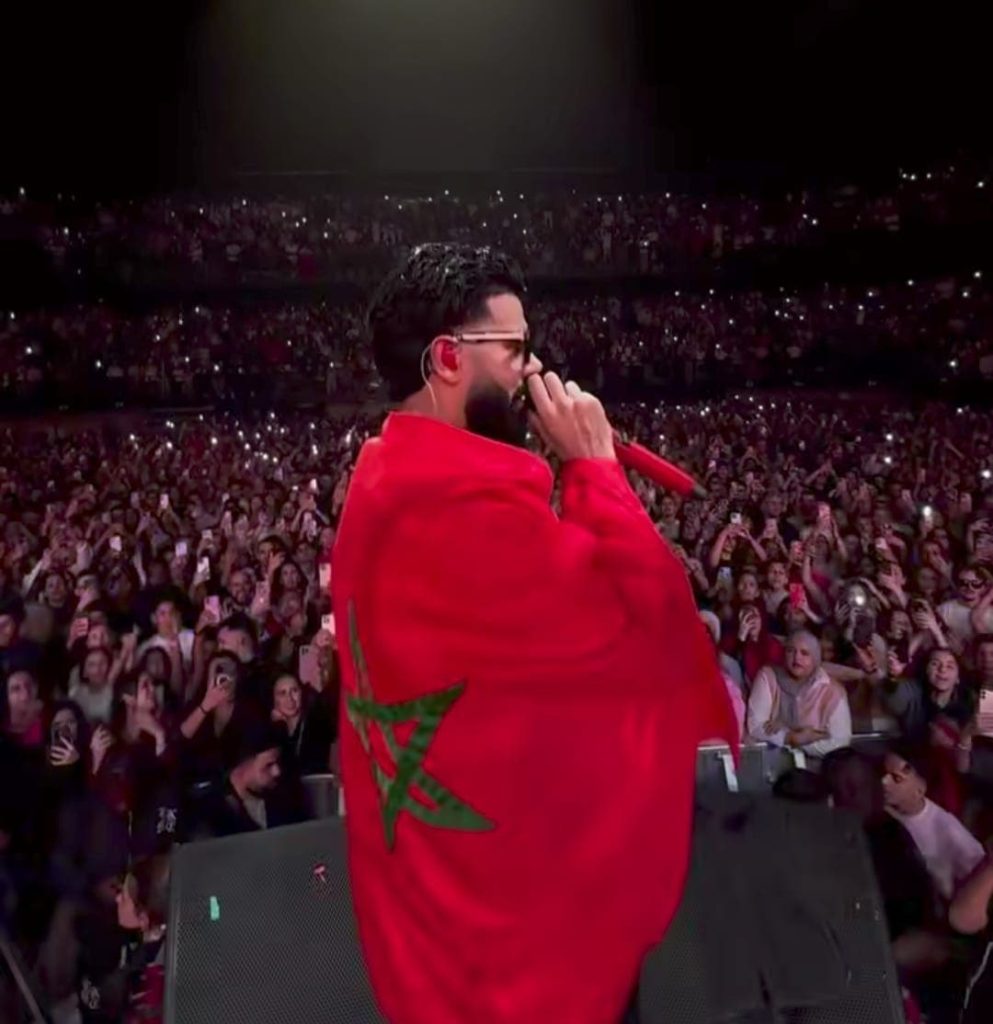 Dystinct يكتب التاريخ في بلجيكا: فنان مغربي يملأ "Lotto Arena" بحضور الآلاف