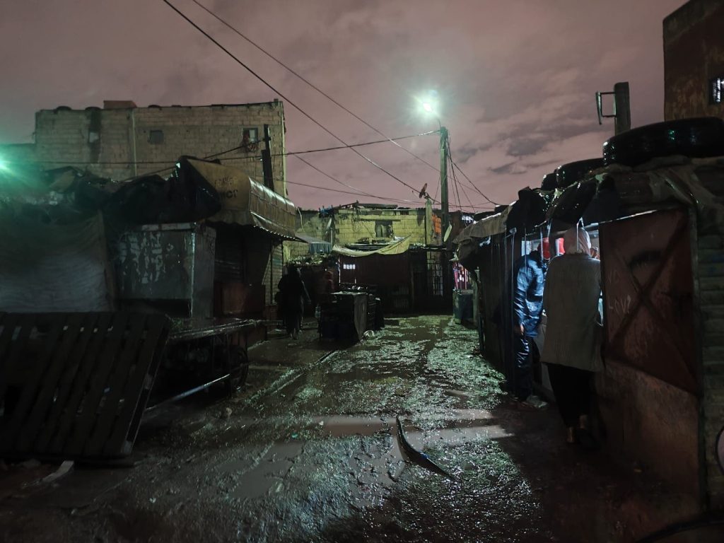 طفل يلقى حتفه بانهيار سور منزل في الدار البيضاء