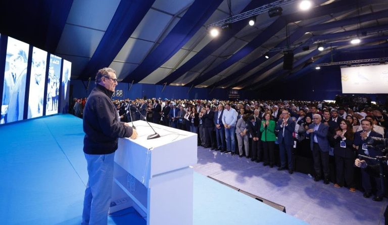 أخنوش يجدد التزاماته بتحقيق "المغرب الصاعد" في جولة حزبية بالدار البيضاء