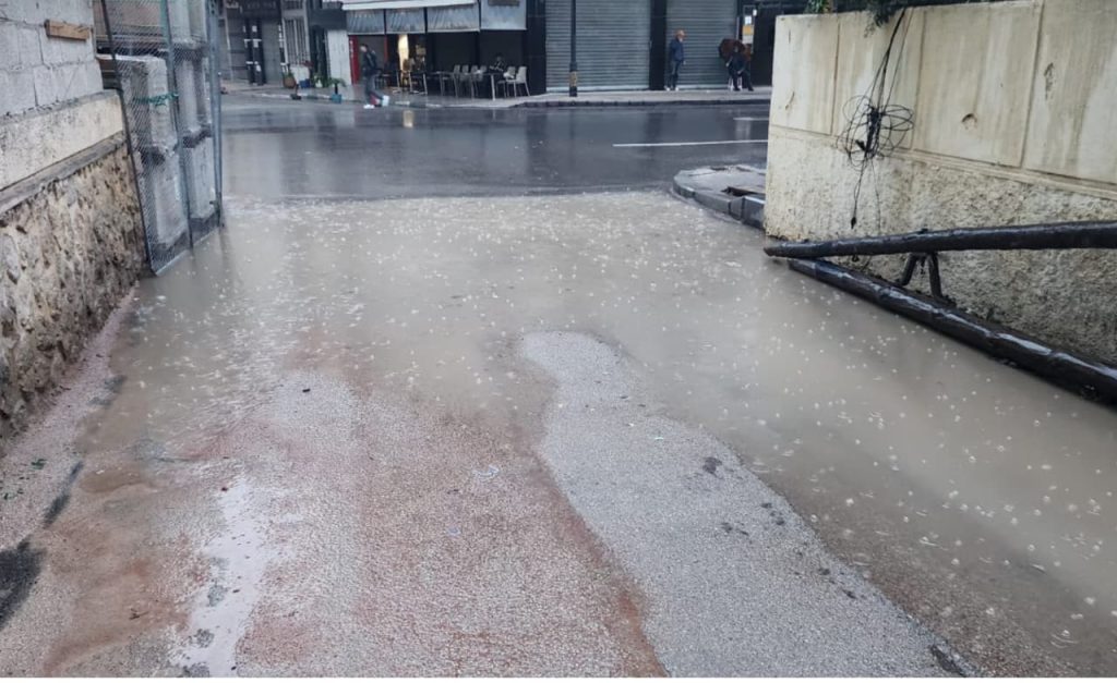 بركة مائية تُغرق زنقة بفاس وتُثير غضب السكان