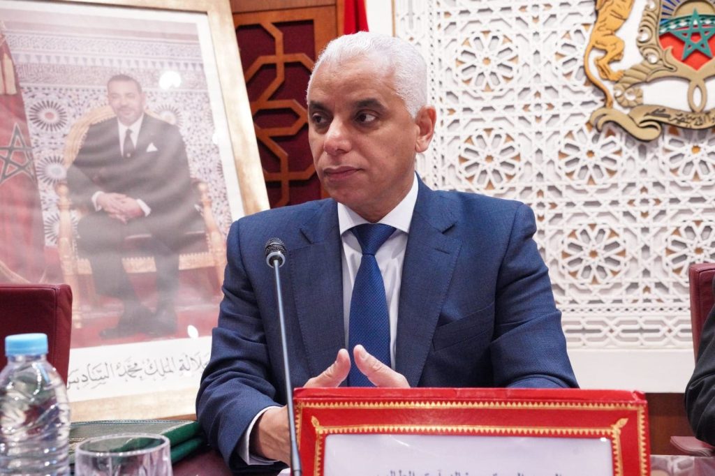 جدل في فاس حول سيارات أجرة "ميتة" تتجول دون وثائق وسط صمت المسؤولين