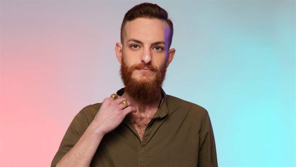 أويس مخللاتي يعلن اعتناقه المسيحية بعد تركه الديانة الدرزية