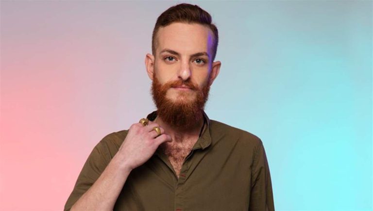 أويس مخللاتي يعلن اعتناقه المسيحية بعد تركه الديانة الدرزية