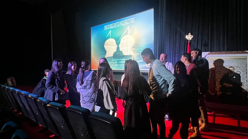 فيلم "تشويش" يثير جدلاً واسعاً في مهرجان الناظور حول سرقة الأطفال