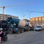 اختناق مروري بمراكش يتسبب فيه أسطول شاحنات إسمنت