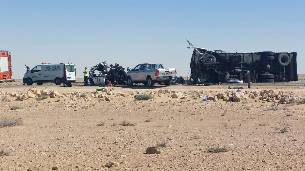 مصرع 6 أشخاص في حادث سير مروع على الطريق بين بوجدور والداخلة