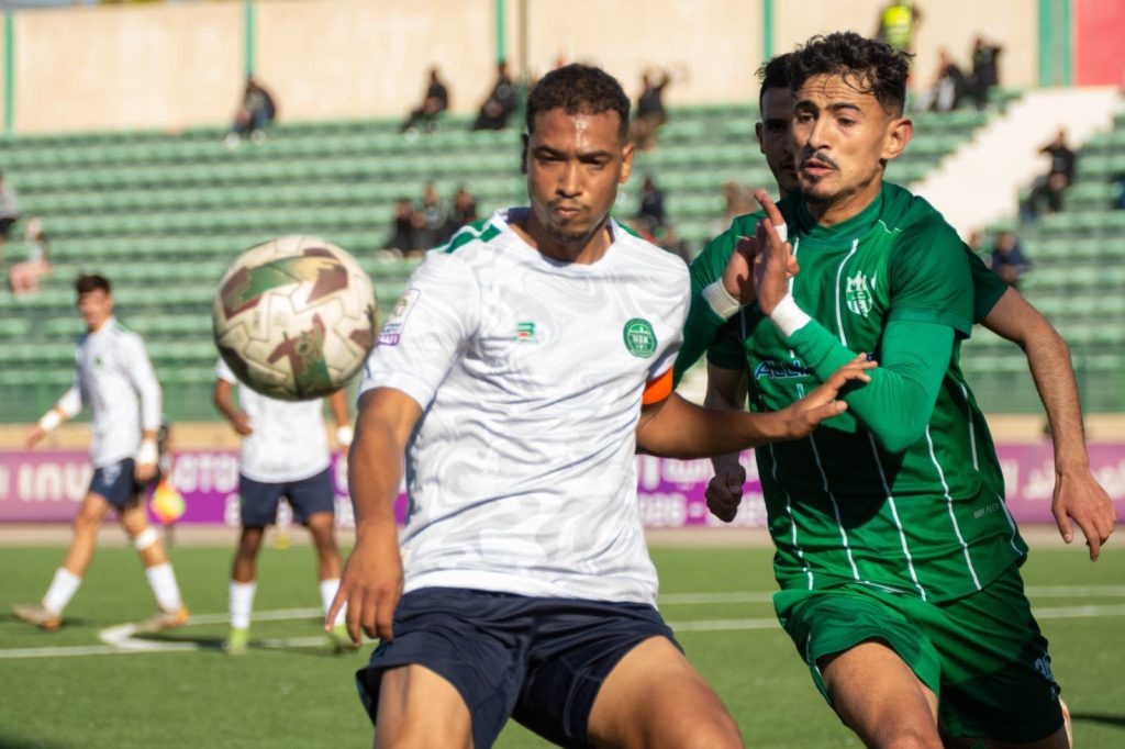 رجاء بني ملال يواصل نزيف النقاط.. والجمهور يعبر عن غضبه