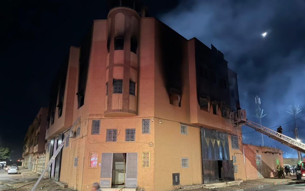 السيطرة على حريق مهول بشركة زرابي بمراكش.. والخسائر مادية