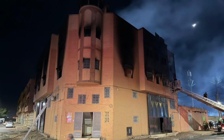 السيطرة على حريق مهول بشركة زرابي بمراكش.. والخسائر مادية