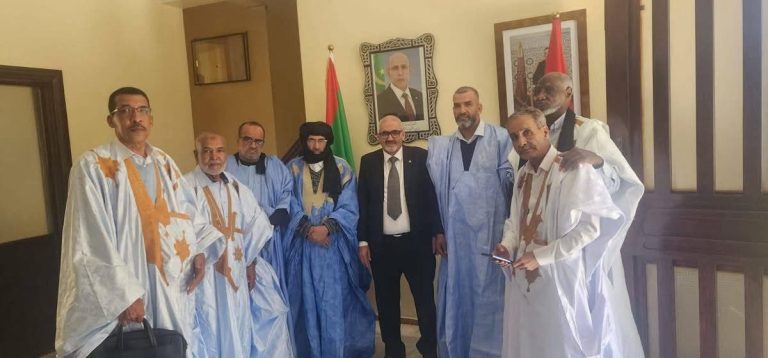 وفد قبلي مغربي يطالب بفتح قنصلية موريتانية في العيون
