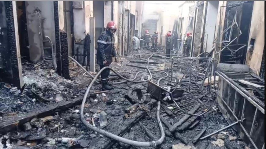 حريق مهول يلتهم عشرات المحلات التجارية بقبة السوق في تازة