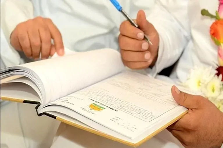 الحكومة تصادق على مشروع قانون جديد لتنظيم مهنة العدول