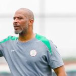 مدرب نيجيريا يتهم الكونغو باللجوء إلى "السحر" بعد الإقصاء من تصفيات المونديال