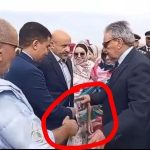 "العدالة والتنمية" بكلميم يتضامن مع عضو بالحزب بعد منعه من مصافحة مسؤول خلال احتفال رسمي