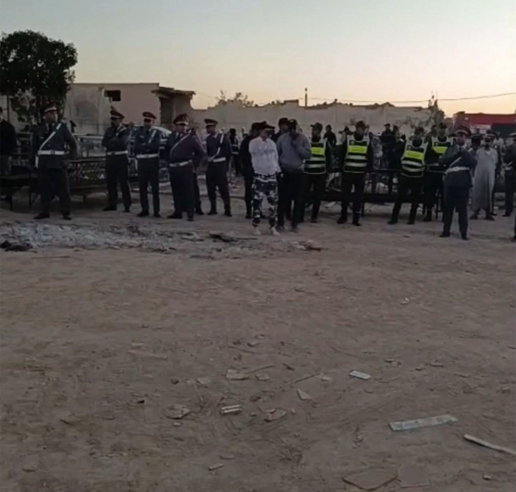 الدار البيضاء: الرئيس السابق لجماعة أولاد عزوز ينهي احتجاجًا على قرار هدم منشآته